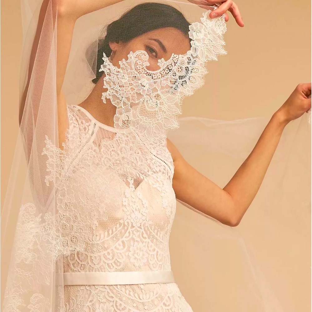 PARIS by Debra Moreland Breathless Chantilly Veil